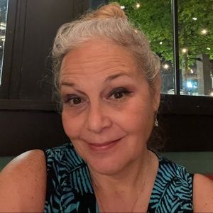 Meet your Posher, Stacy